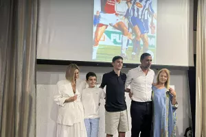 (ΦΩΤΟΣ kerkida) Η ΕΝΠ τίμησε τον ΣΠΟΥΔΑΙΟ Μιχάλη Κωνσταντίνου!