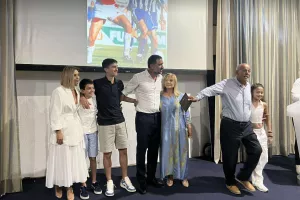 (ΦΩΤΟΣ kerkida) Η ΕΝΠ τίμησε τον ΣΠΟΥΔΑΙΟ Μιχάλη Κωνσταντίνου!