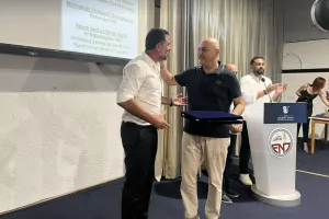 (ΦΩΤΟΣ kerkida) Η ΕΝΠ τίμησε τον ΣΠΟΥΔΑΙΟ Μιχάλη Κωνσταντίνου!