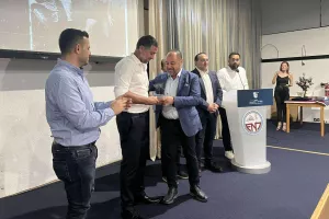 (ΦΩΤΟΣ kerkida) Η ΕΝΠ τίμησε τον ΣΠΟΥΔΑΙΟ Μιχάλη Κωνσταντίνου!
