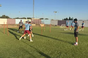 Προπόνησε και... αξιολόγησε τους μικρούς ο Κάναντι (Φώτος Kerkida)