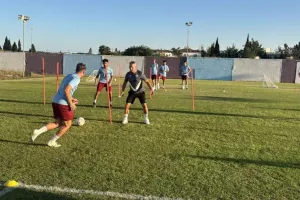 Προπόνησε και... αξιολόγησε τους μικρούς ο Κάναντι (Φώτος Kerkida)