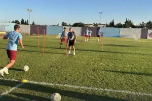 Προπόνησε και... αξιολόγησε τους μικρούς ο Κάναντι (Φώτος Kerkida)