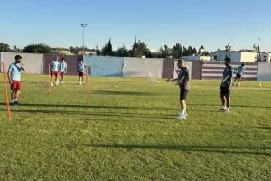 Προπόνησε και... αξιολόγησε τους μικρούς ο Κάναντι (Φώτος Kerkida)
