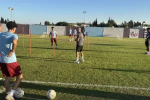 Προπόνησε και... αξιολόγησε τους μικρούς ο Κάναντι (Φώτος Kerkida)