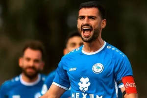 Ανανέωσε με Ανδρέα Κωμοδίκη