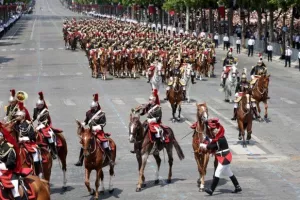 Εντυπωσίασε η μεγάλη στρατιωτική παρέλαση στο Παρίσι για την «Ημέρα της Βαστίλης»