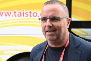 Ένας φιλοπαλαιστίνιος πολίτης έσπρωξε τον Μπεν Σιμόν στην Αθήνα!