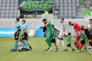 Άρης- Puskás Akadémia: Στο…φινάλε διόρθωσε κάπως το μπλακ-άουτ!  (Φώτος)