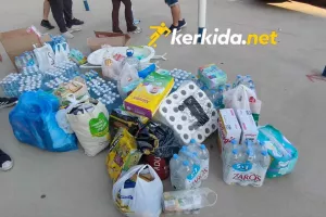 (Φώτος Kerkida) Συλλογή ειδών πρώτης ανάγκης στο ΓΣΠ