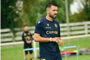 Ξανά...συστήθηκε με εντυπωσιακό τρόπο