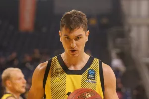Έμειναν μόνο οι υπογραφές...
