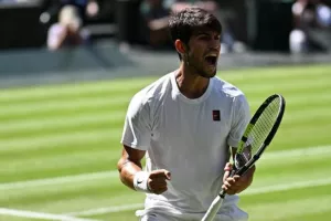 Ασταμάτητος στο Wimbledon ο Κάρλος Αλκαράθ!