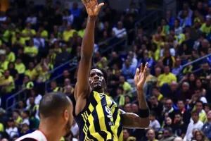 Και επίσημα στους Φοίνιξ Σανς ο Νάιτζελ Χέιζ-Ντέιβις!