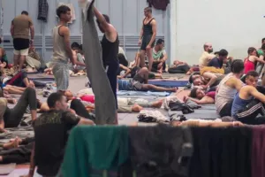 Ακυρώσεις κρατήσεων στην Κρήτη, λόγω παράνομων μεταναστών