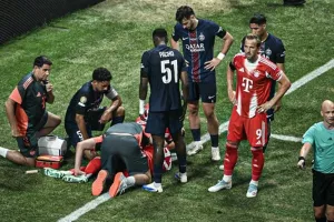 Κάταγμα περόνης ο Μουσιάλα - Εκτός δράσης για 4-5 μήνες