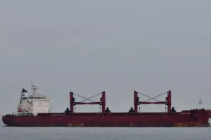 Διπλή η επίθεση στο εμπορικό πλοίο που βυθίζεται στην Ερυθρά Θάλασσα