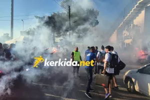 (Βίντεο-Φώτος Kerkida) Υποδέχθηκαν την αποστολή με pyroshow οι Ανορθωσιάτες