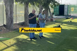 Παρακολουθεί... Καραπατάκης