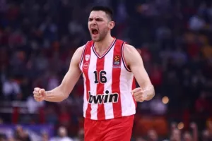 Ολυμπιακός: Επέκταση συμβολαίου στον Παπανικολάου