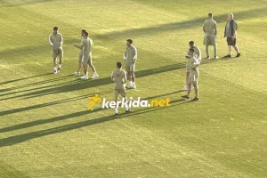 Φώτος/Πάτησε... γρασίδι η ΑΕΚ