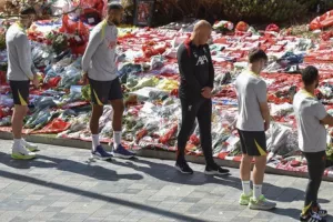 Στο Anfield όλη η ομάδα και τα μέλη της οικογένειας των Jota και Andre