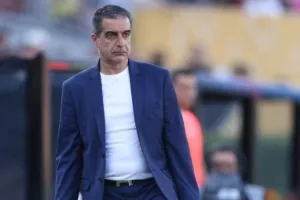 Η Μποταφόγκο απέλυσε τον Πάιβα