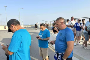 (ΦΩΤΟΣ Kerkida) Από νωρίς στο γήπεδο οι Παφίτες 