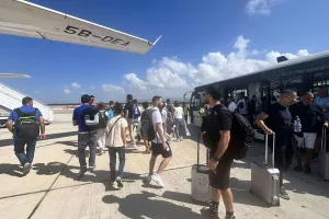 Πέταξε για Πολωνία η Πάφος (Φώτος kerkida) 