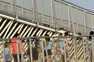 (ΦΩΤΟΣ Kerkida) Από νωρίς στο γήπεδο οι Παφίτες 