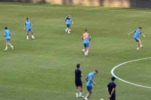 (Φώτος/βίντεο kerkida) Η προπόνηση της Δυναμό Κιέβου