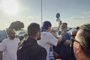 (Βίντεο-Φώτος kerkida) Η υποδοχή των Παφιτών στον Νταβίντ Λουίζ!