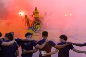Ψηλά ο πήχης