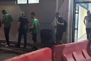 (Βίντεο-Φώτος kerkida) Η αποχώρηση της Ομόνοιας από την "Dalga Arena"