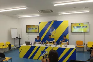 "Είμαστε το ΑΠΟΕΛ και πρέπει να πρωταγωνιστούμε/Λευκόθεο... όπως τις παλιές εποχές"