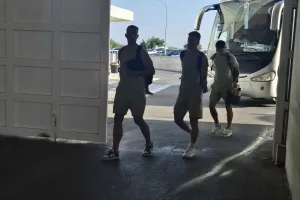 (Φώτος kerkida) Η άφιξη της ΑΕΚ