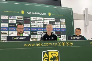 Iordănescu για ΑΕΚ: "Έχουν καλό προπονητή και καλούς ποδοσφαιριστές-Οι θερμοκρασίες είναι εναντίον μας"