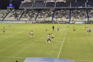 Ανόρθωση-ΑΠΟΕΛ: Φιλική τριάρα με... σερβιτόρο Σταφυλίδη και "killer" Πιέρο