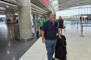 Check-in με χαμόγελο ο πρόεδρος!