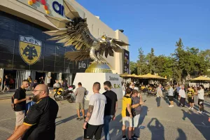 (ΒΙΝΤΕΟ-φώτος kerkida) Χαμός από κόσμο στην OPAP Arena