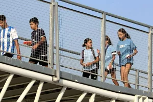 (ΦΩΤΟΣ Kerkida) Από νωρίς στο γήπεδο οι Παφίτες 