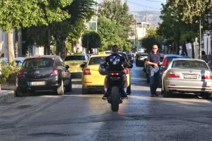 Μοτοσυκλετιστής-Δικέφαλος