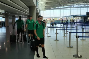 Αεροδρόμιο οι ποδοσφαιριστές της Ομόνοιας/ΦΩΤΟΣ
