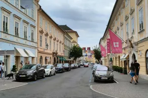 Η κεντρική πλατεία στο "Klagenfurt" (Φώτος)
