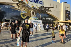 (ΒΙΝΤΕΟ-φώτος kerkida) Χαμός από κόσμο στην OPAP Arena