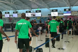 Αεροδρόμιο οι ποδοσφαιριστές της Ομόνοιας/ΦΩΤΟΣ