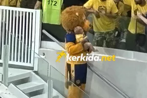 Το βρέφος είναι... ΑΕΛ!