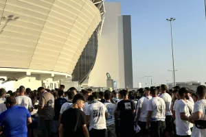 (ΒΙΝΤΕΟ-ΦΩΤΟΣ) Τραγούδι στη βόρεια οι Απολλωνίστες
