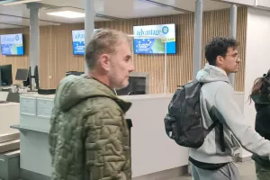 (Φώτος Kerkida) Check in… για Κύπρο 