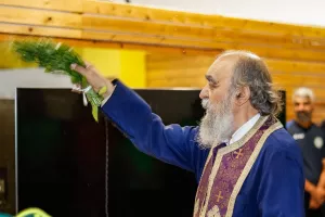 Με τις ευλογίες του Πατέρα Σταύρου 